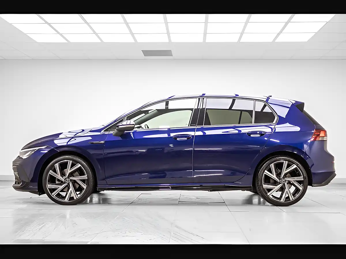 Used 2022 Volkswagen Golf R-Line Blue - Interior and Exterior details 2