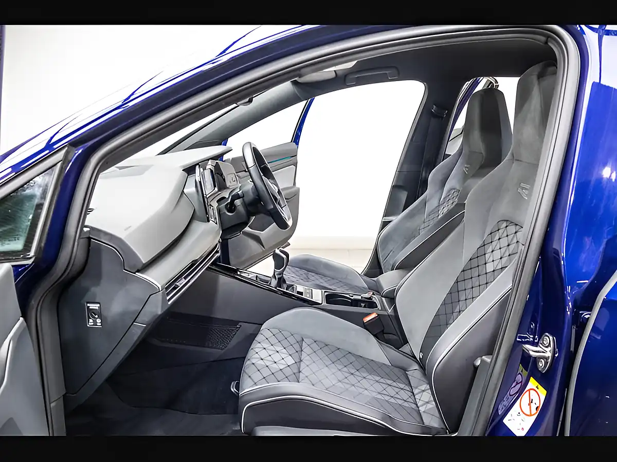 Used 2022 Volkswagen Golf R-Line Blue - Interior and Exterior details 9
