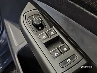 Used 2022 Volkswagen Golf R-Line Estate Dolphin Grey - Interior and Exterior details 17
