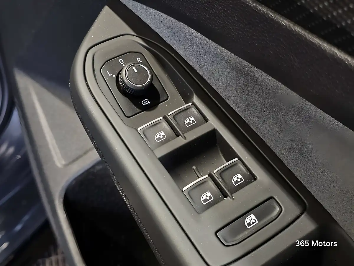 Used 2022 Volkswagen Golf R-Line Estate Dolphin Grey - Interior and Exterior details 17