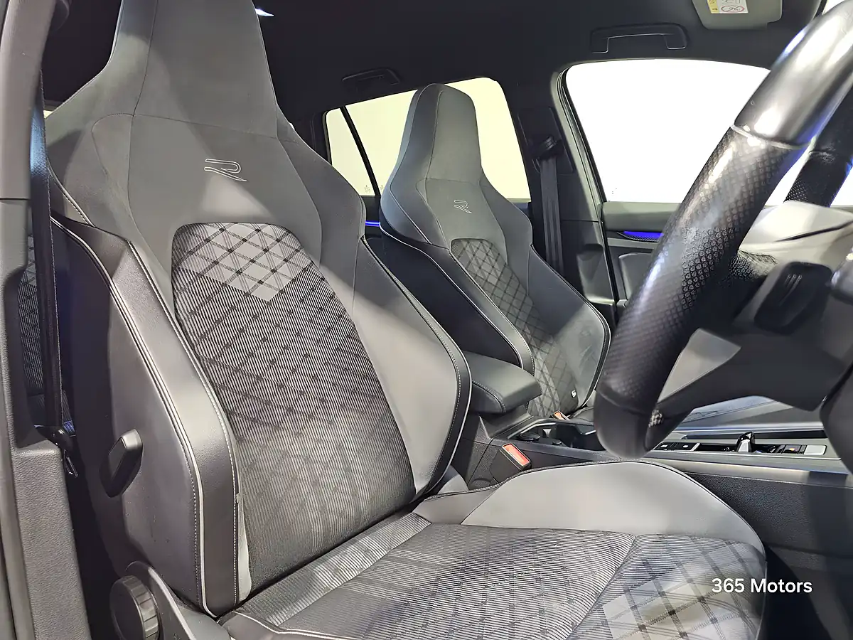Used 2022 Volkswagen Golf R-Line Estate Dolphin Grey - Interior and Exterior details 7