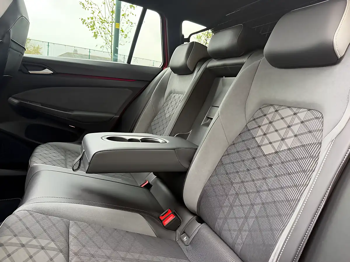 Used 2022 Volkswagen Golf R-Line Red - Interior and Exterior details 11