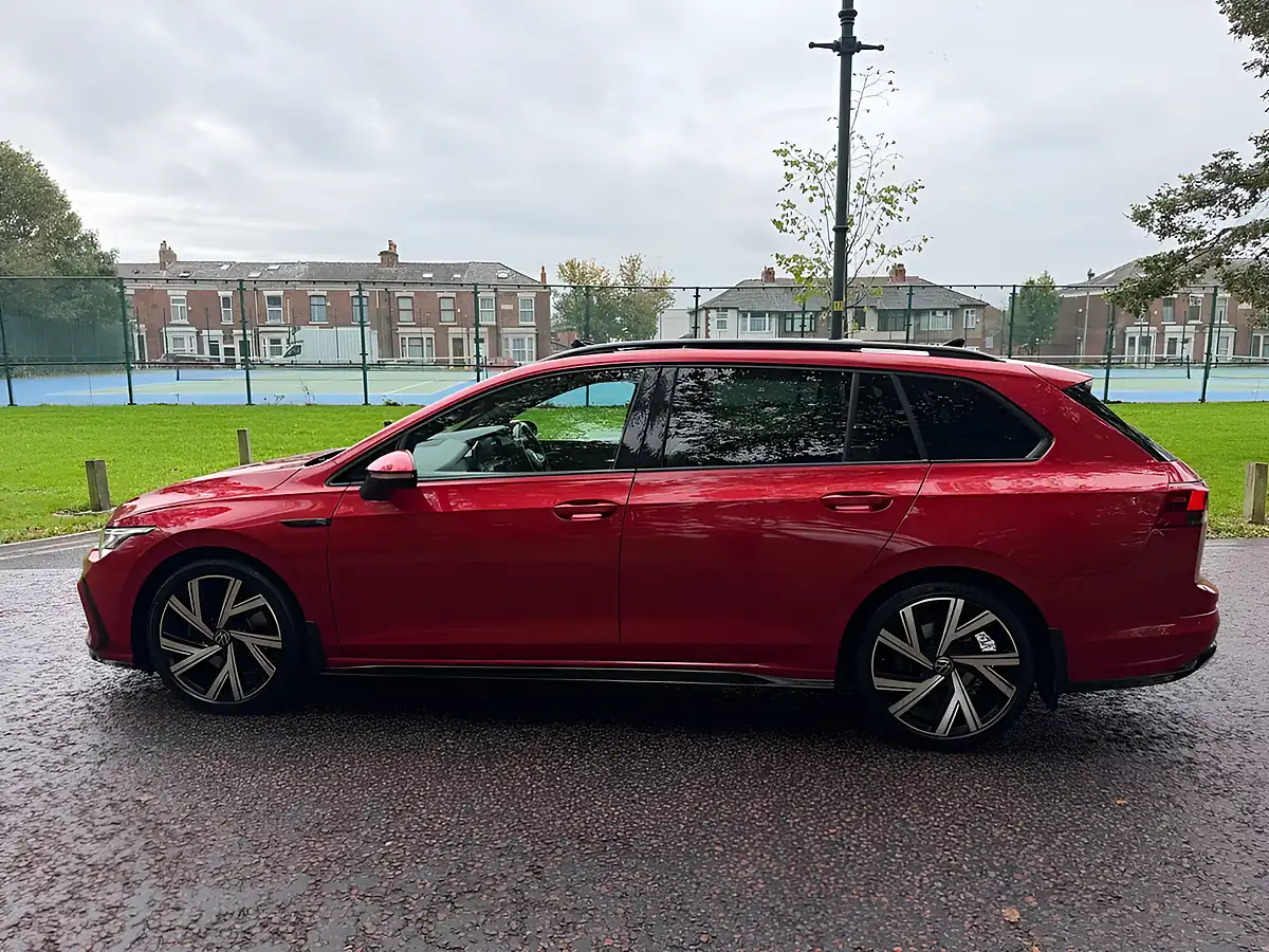Used 2022 Volkswagen Golf R-Line Red - Interior and Exterior details 6