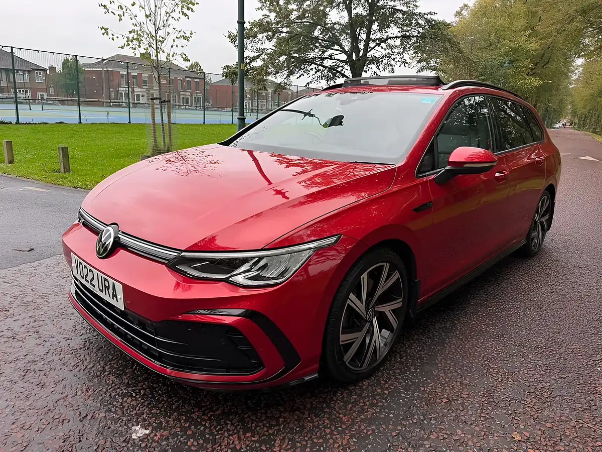 Used 2022 Volkswagen Golf R-Line Red - Interior and Exterior details 7