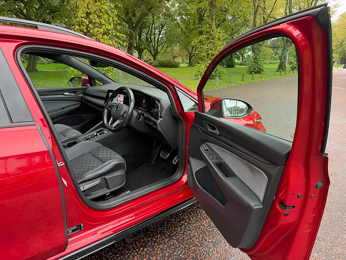 Used 2022 Volkswagen Golf R-Line Red - Interior and Exterior details 9