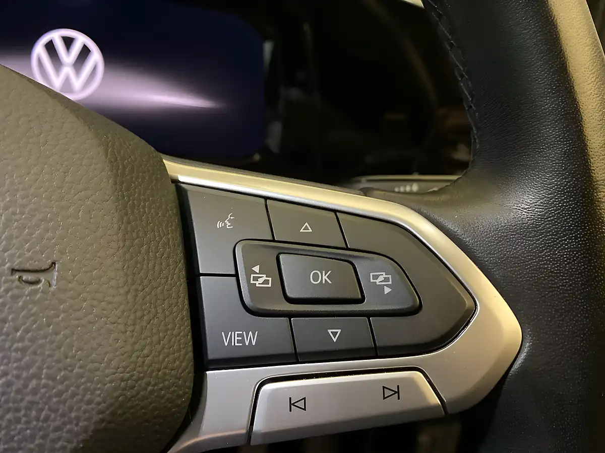 Used 2022 Volkswagen Golf Style Edition Blue - Interior and Exterior details 17