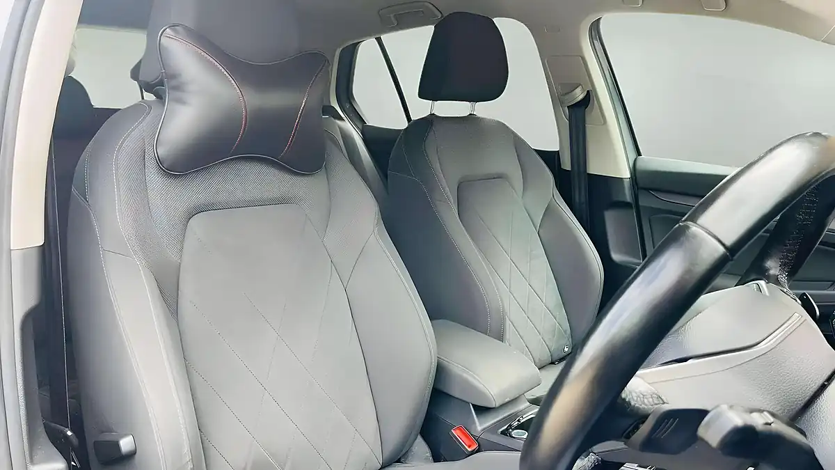 Used 2022 Volkswagen Golf Style Grey - Interior and Exterior details 10