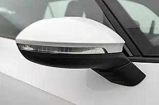 Used 2022 Volkswagen Id.3 Life White - Interior and Exterior details 16