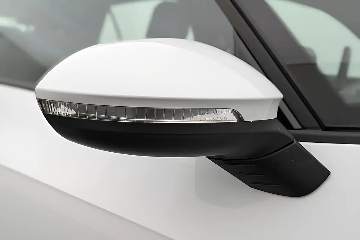 Used 2022 Volkswagen Id.3 Life White - Interior and Exterior details 16