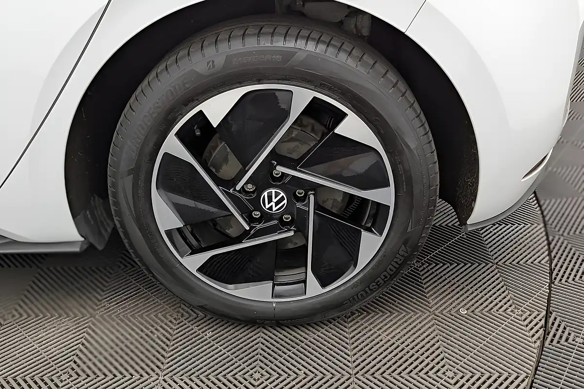 Used 2022 Volkswagen Id.3 Life White - Interior and Exterior details 20