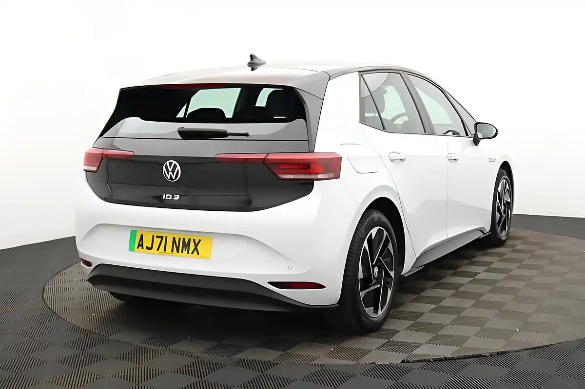 Used 2022 Volkswagen Id.3 Life White - Interior and Exterior details 4