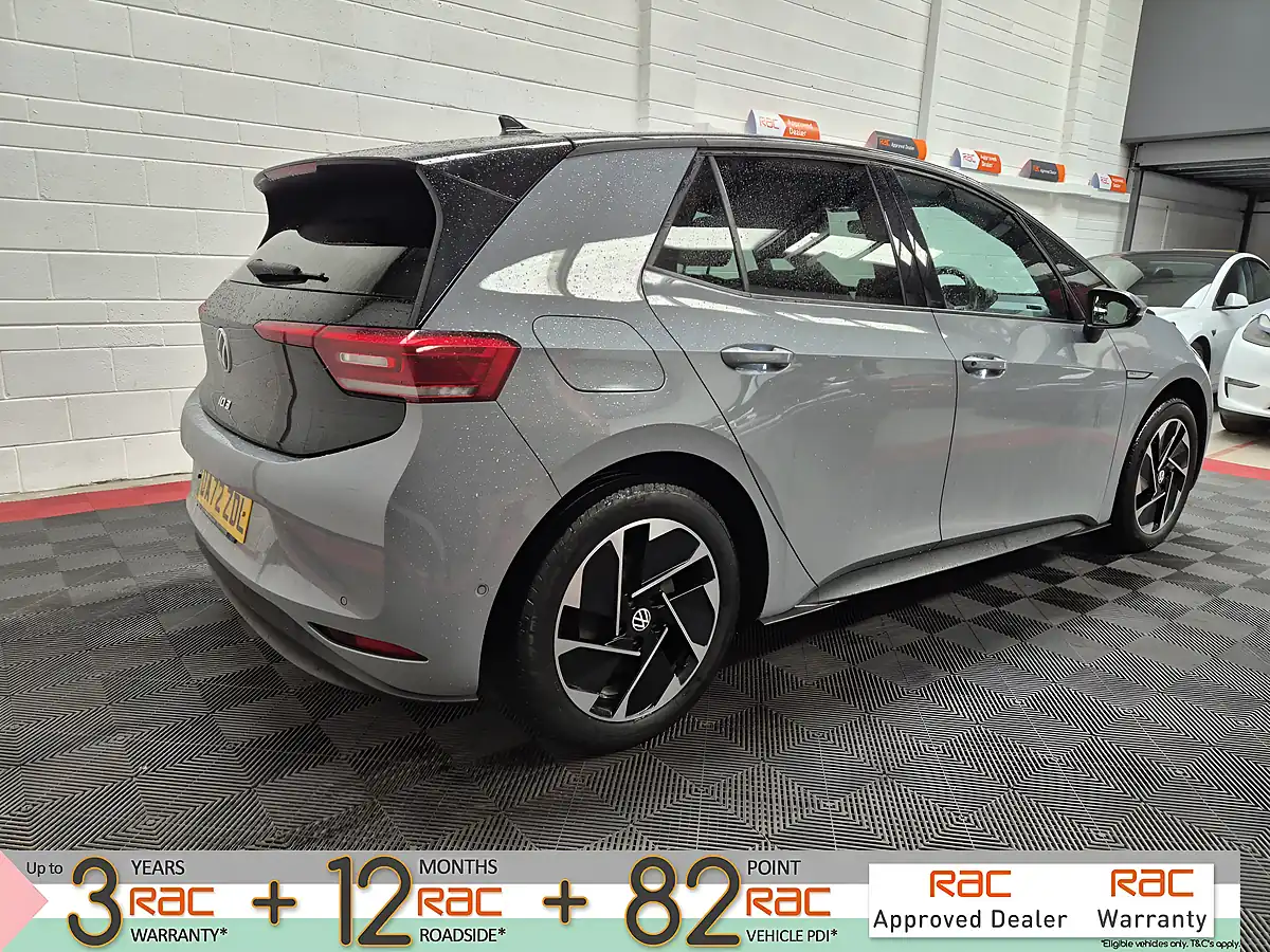 Used 2022 Volkswagen ID.3 Pro Family Grey - Interior and Exterior details 4