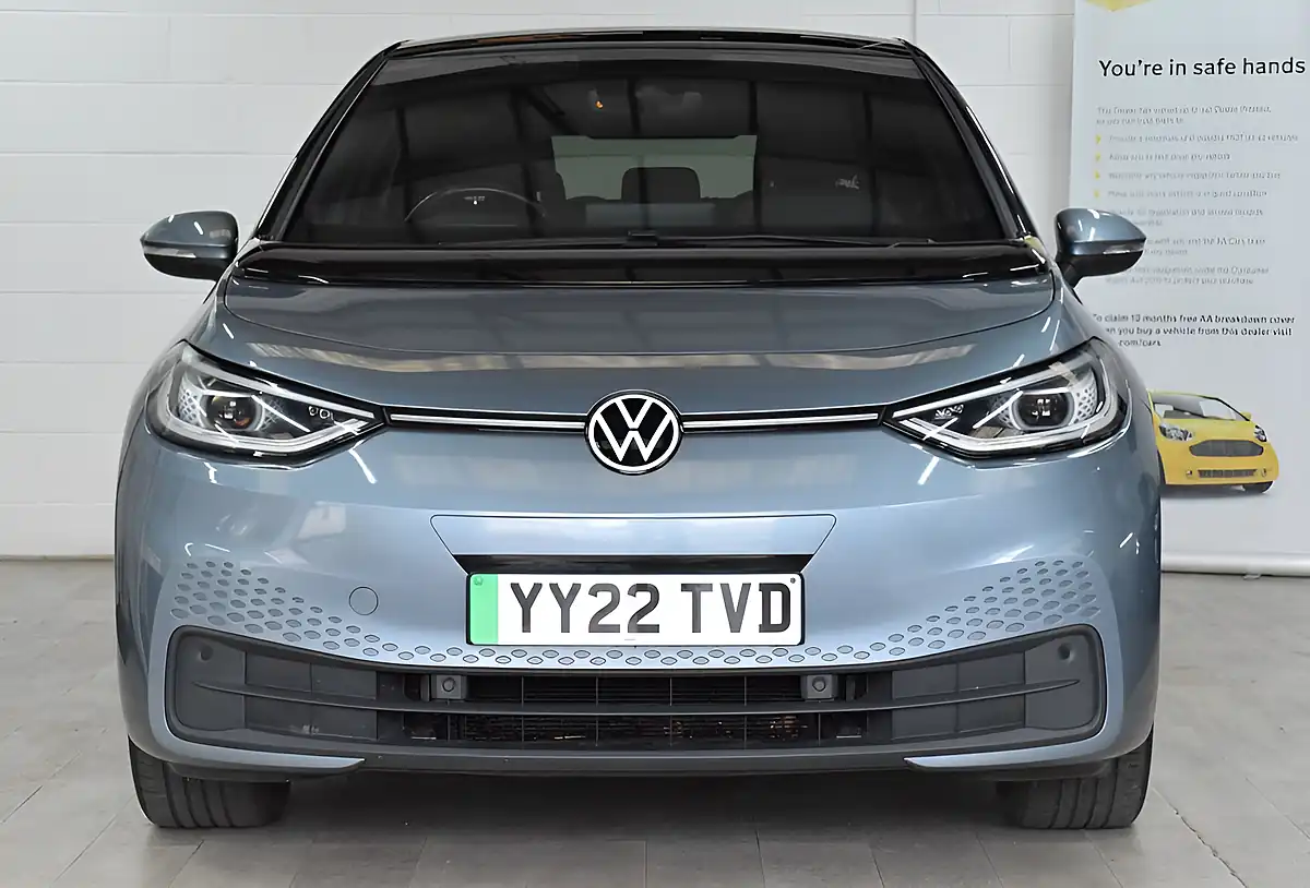 Used 2022 Volkswagen Id.3 Pro Performance Blue - Interior and Exterior details 2