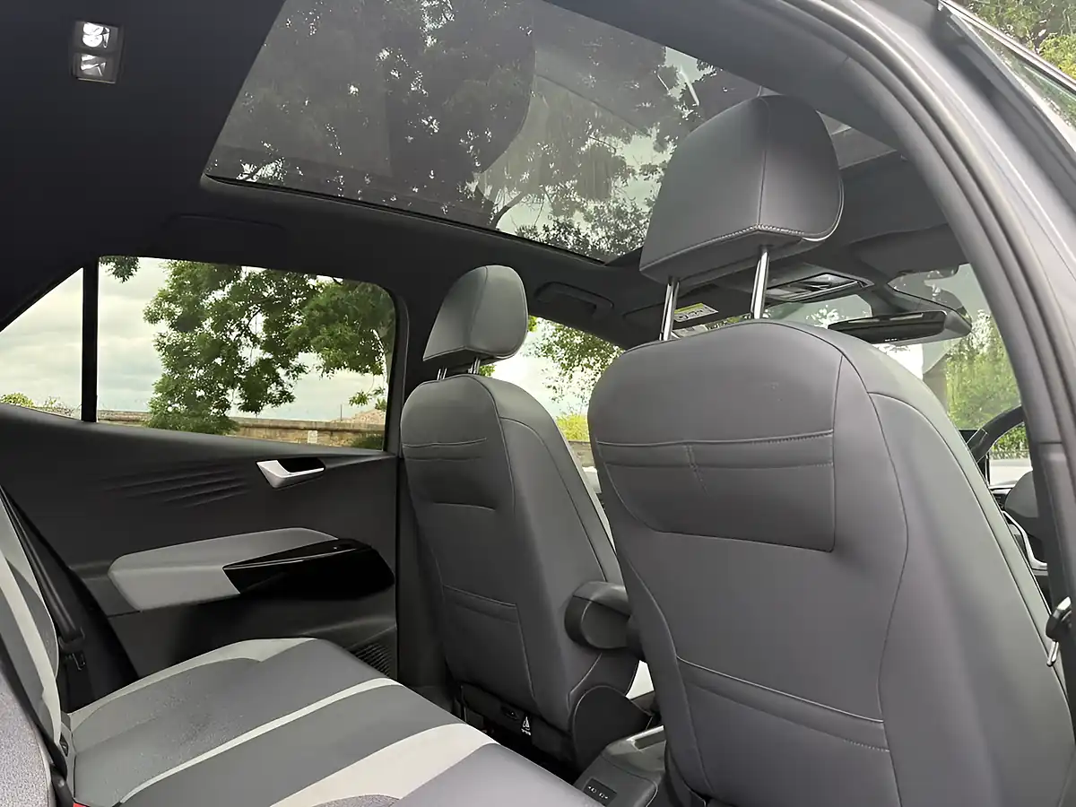 Used 2022 Volkswagen ID.3 Pro Performance Family Grey - Interior and Exterior details 14