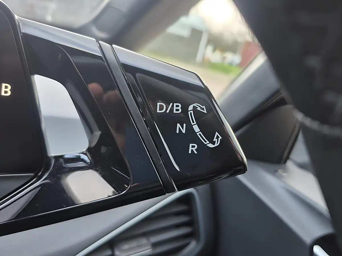 Used 2022 Volkswagen ID.3 Pro Performance Family Moonstone Grey - Interior and Exterior details 19