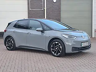Used 2022 Volkswagen ID.3 Pro Performance Family Moonstone Grey - Interior and Exterior details 2