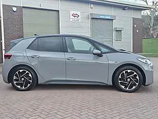 Used 2022 Volkswagen ID.3 Pro Performance Family Moonstone Grey - Interior and Exterior details 3