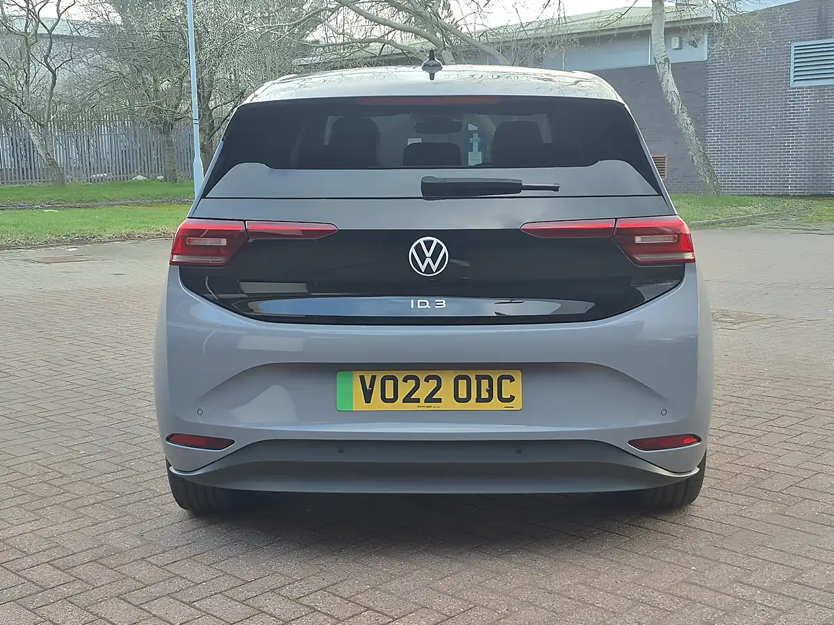 Used 2022 Volkswagen ID.3 Pro Performance Family Moonstone Grey - Interior and Exterior details 5