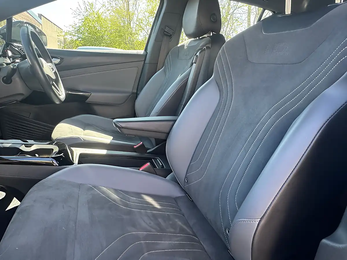 Used 2022 Volkswagen Id.4 Life Grey - Interior and Exterior details 15