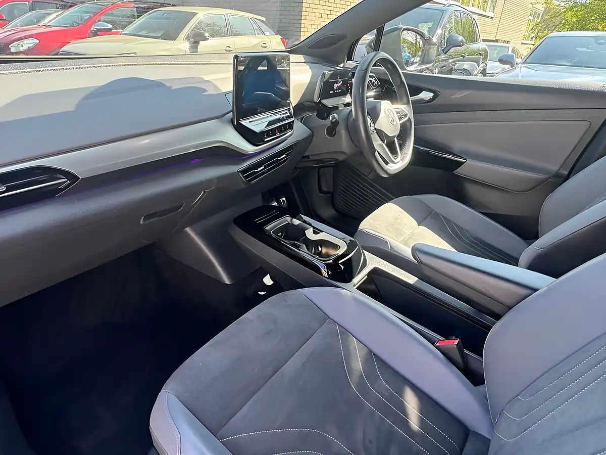 Used 2022 Volkswagen Id.4 Life Grey - Interior and Exterior details 16