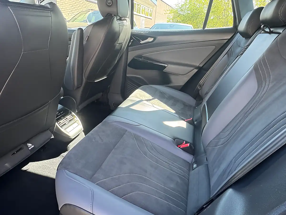 Used 2022 Volkswagen Id.4 Life Grey - Interior and Exterior details 17