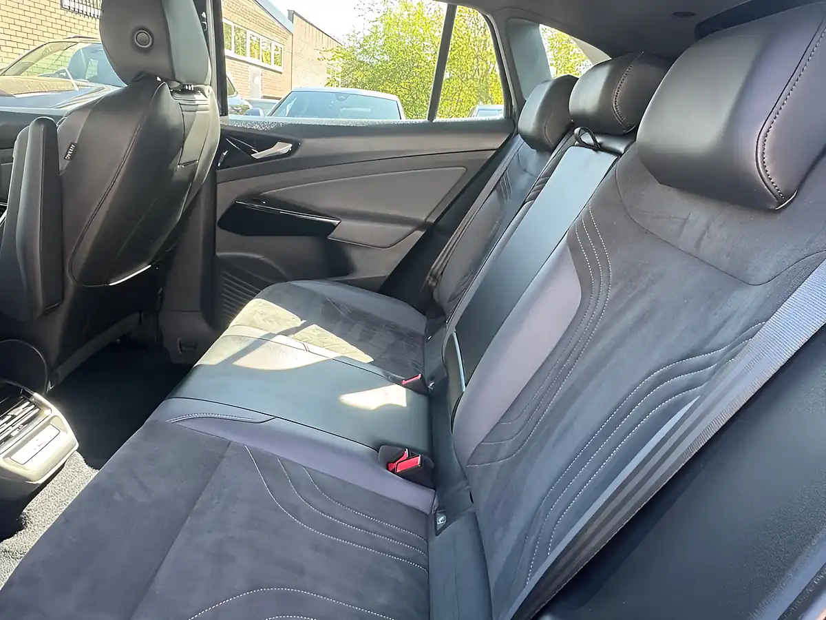 Used 2022 Volkswagen Id.4 Life Grey - Interior and Exterior details 18