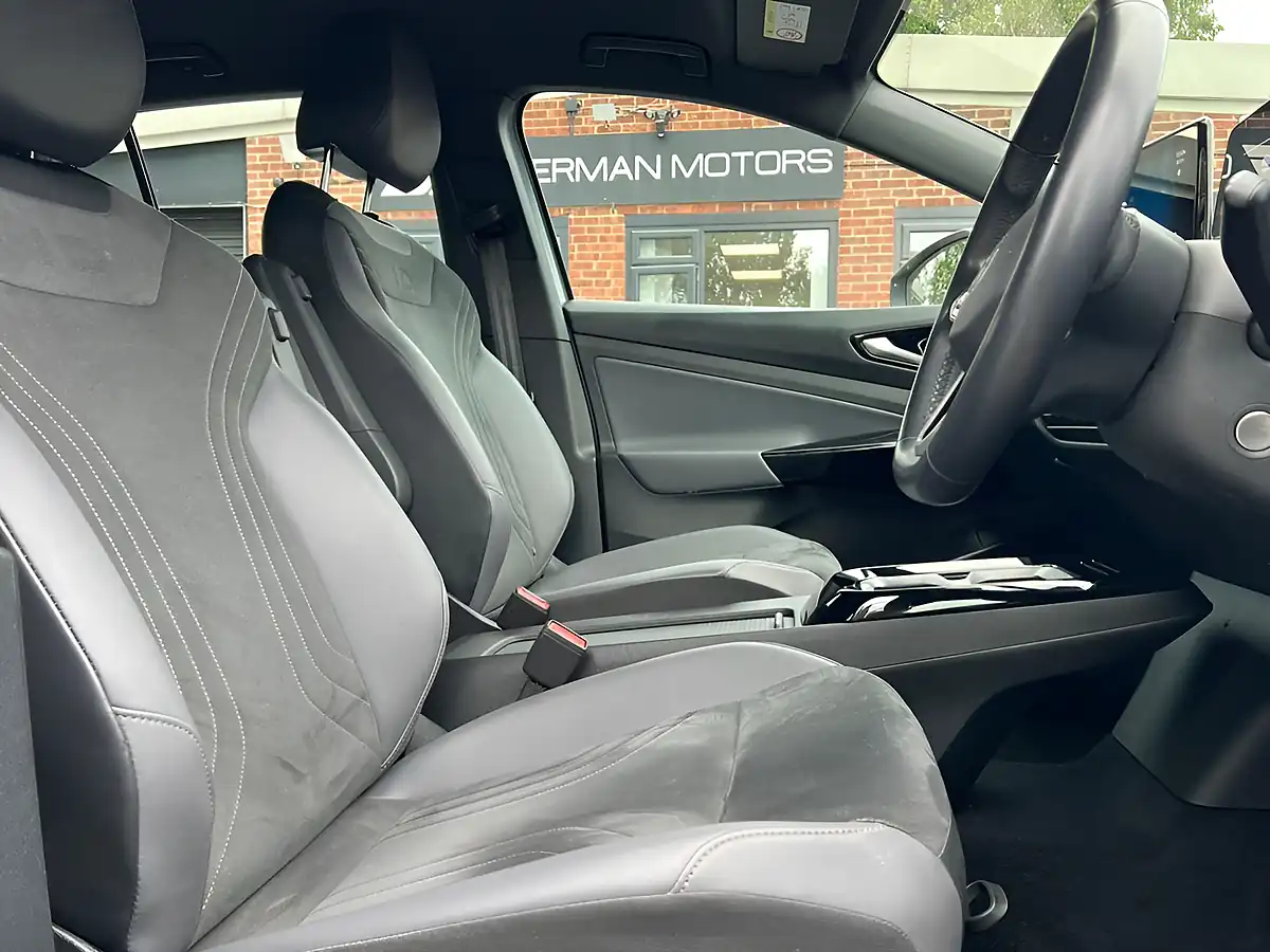 Used 2022 Volkswagen Id.4 Life Grey - Interior and Exterior details 11