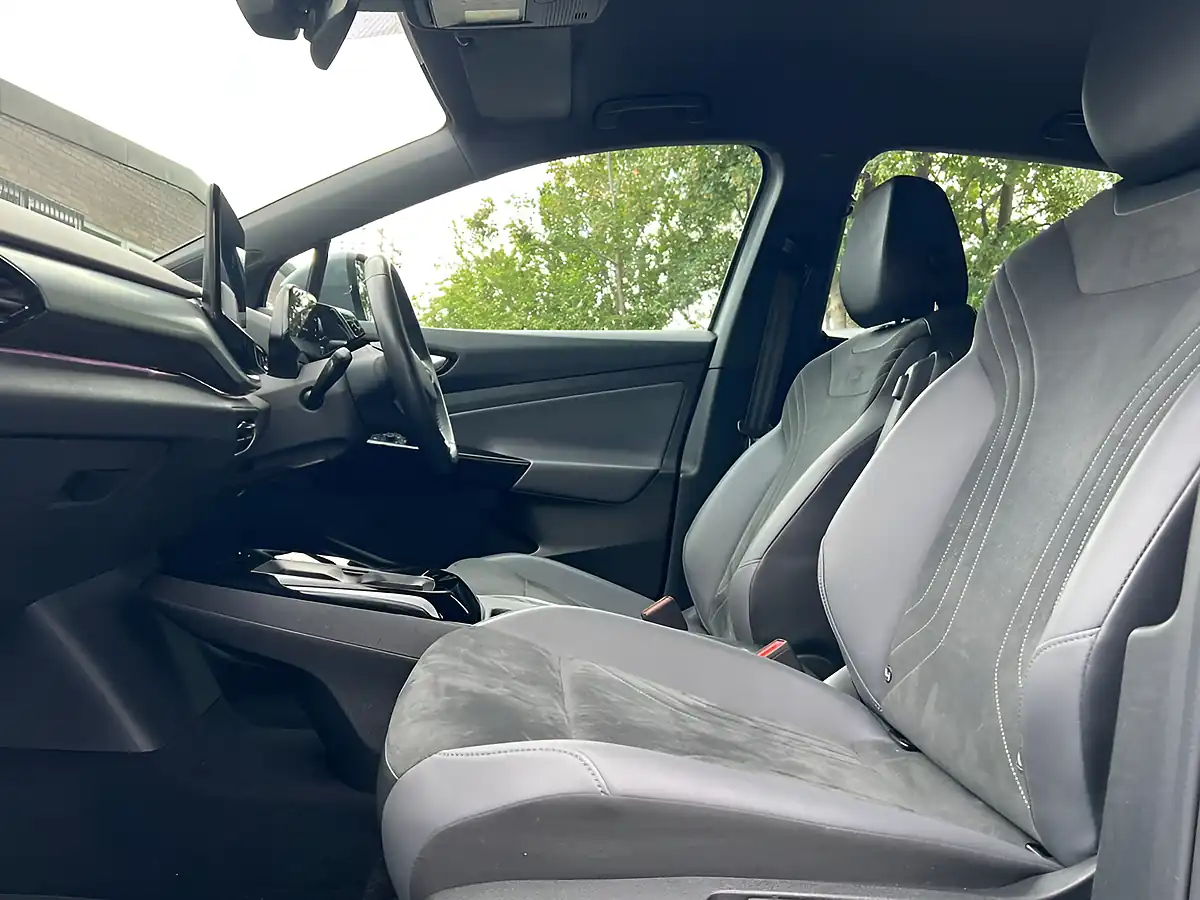 Used 2022 Volkswagen Id.4 Life Grey - Interior and Exterior details 12