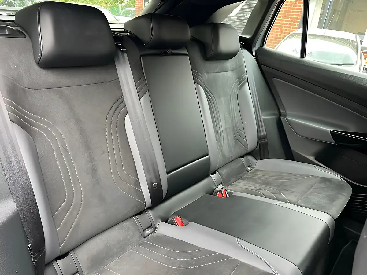 Used 2022 Volkswagen Id.4 Life Grey - Interior and Exterior details 14