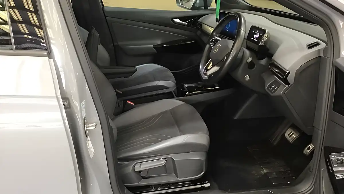 Used 2022 Volkswagen Id.4 Life Grey - Interior and Exterior details 2