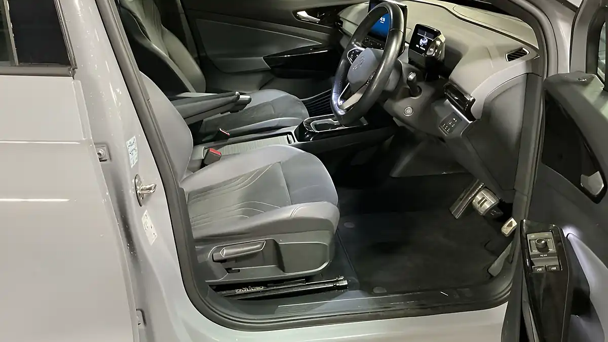 Used 2022 Volkswagen Id.4 Life Grey - Interior and Exterior details 2