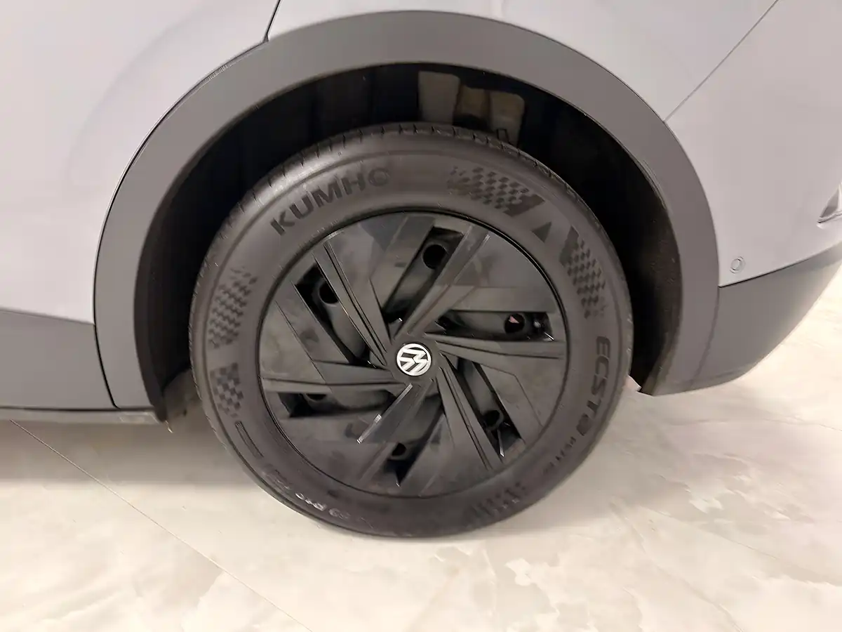Used 2022 Volkswagen ID.4 Life Moonstone Grey - Interior and Exterior details 14