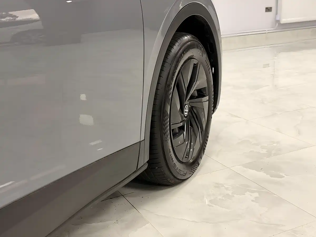 Used 2022 Volkswagen ID.4 Life Moonstone Grey - Interior and Exterior details 19