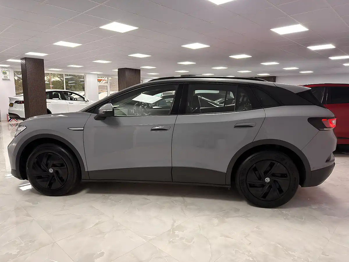 Used 2022 Volkswagen ID.4 Life Moonstone Grey - Interior and Exterior details 5