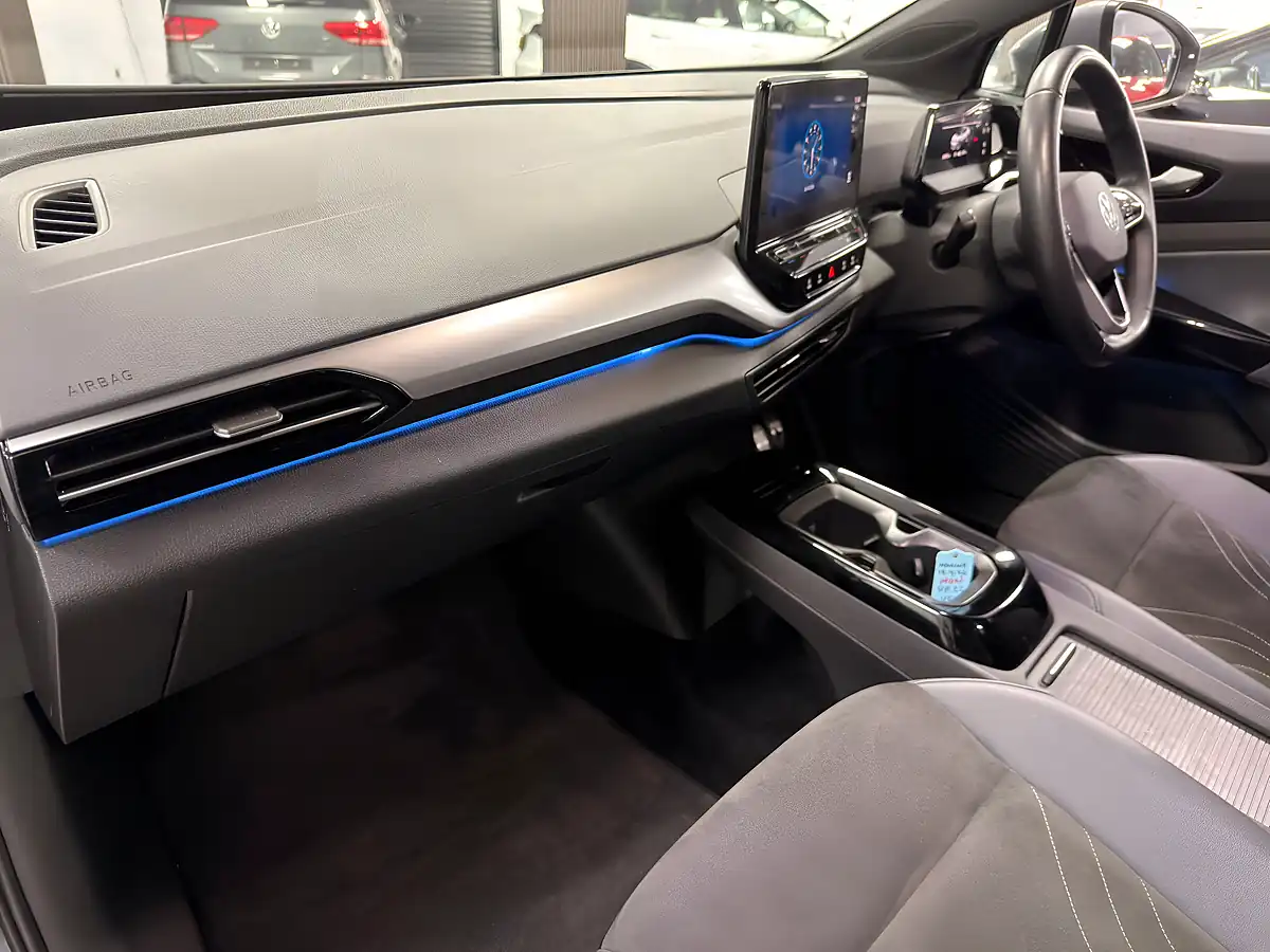 Used 2022 Volkswagen ID.4 Life Moonstone Grey - Interior and Exterior details 9
