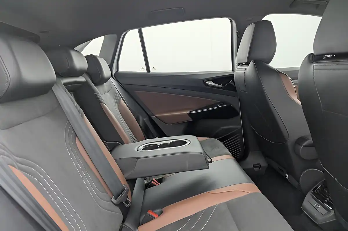 Used 2022 Volkswagen ID.4 Life White - Interior and Exterior details 15