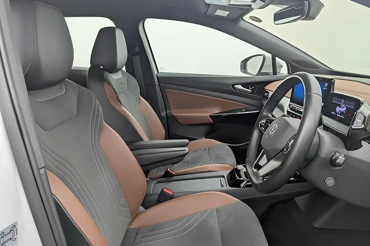 Used 2022 Volkswagen ID.4 Life White - Interior and Exterior details 3