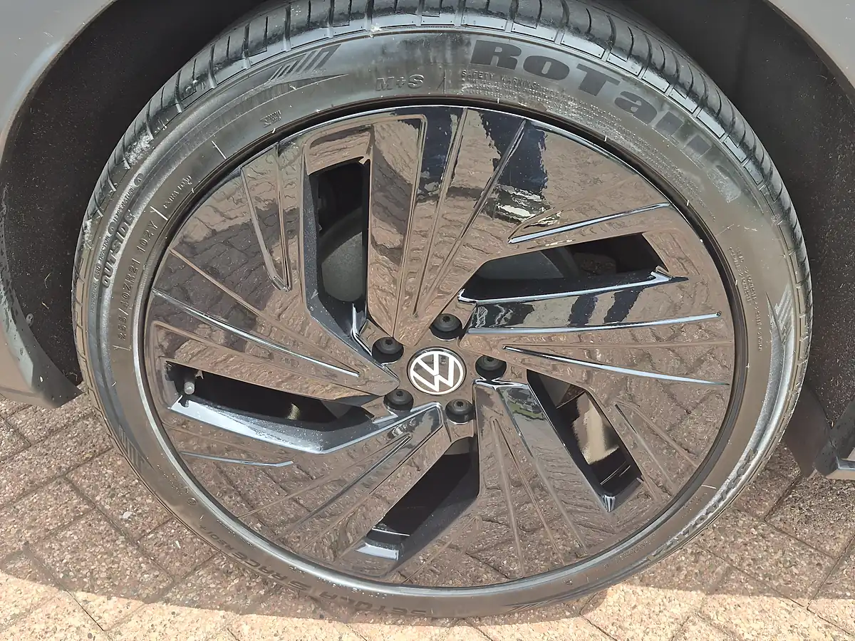 Used 2022 Volkswagen ID.4 Pro Performance Grey - Interior and Exterior details 14