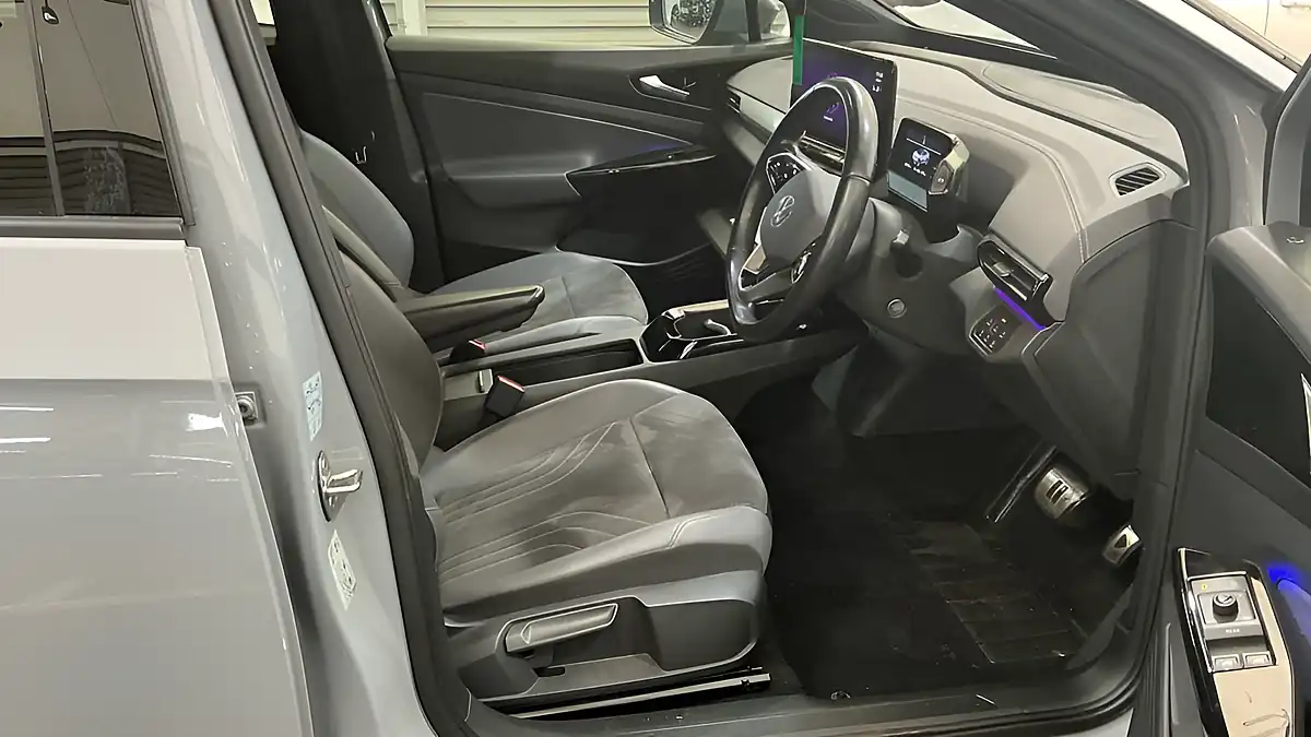 Used 2022 Volkswagen Id.5 Style Grey - Interior and Exterior details 2