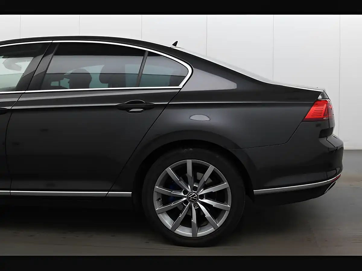 Used 2022 Volkswagen Passat Advance Manganese Grey - Interior and Exterior details 11