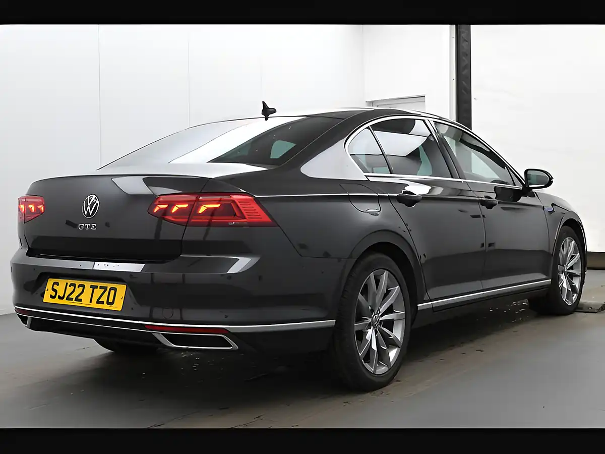 Used 2022 Volkswagen Passat Advance Manganese Grey - Interior and Exterior details 15