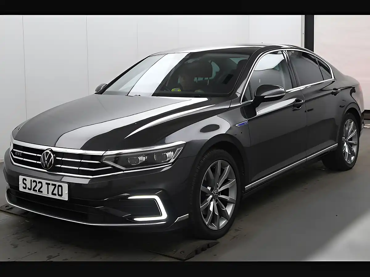 Used 2022 Volkswagen Passat Advance Manganese Grey - Interior and Exterior details 6