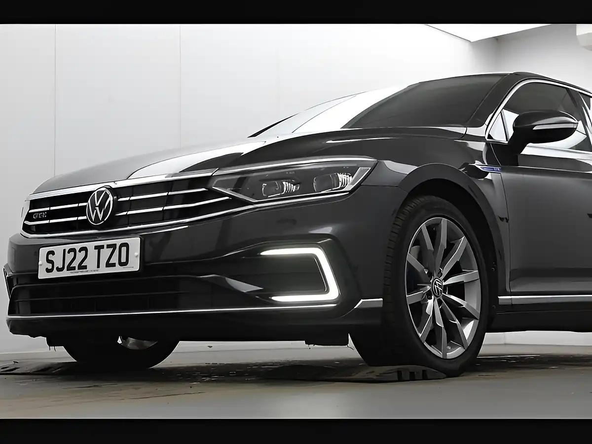 Used 2022 Volkswagen Passat Advance Manganese Grey - Interior and Exterior details 7