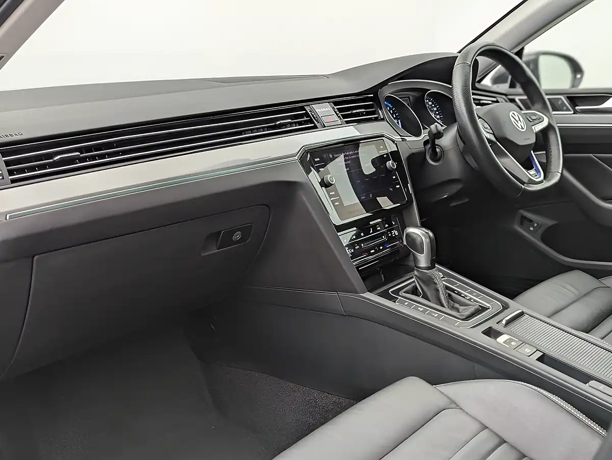 Used 2022 Volkswagen Passat Gte Grey - Interior and Exterior details 12