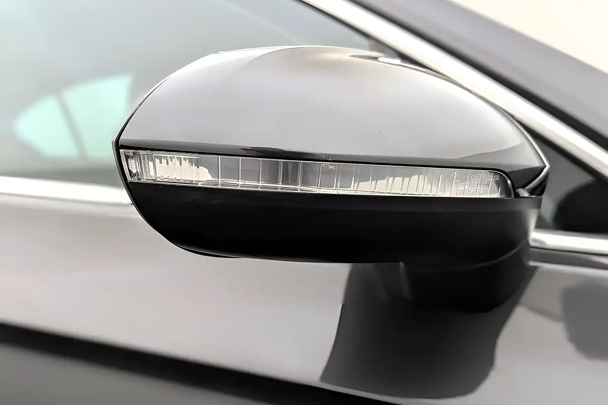 Used 2022 Volkswagen Passat Gte Grey - Interior and Exterior details 16