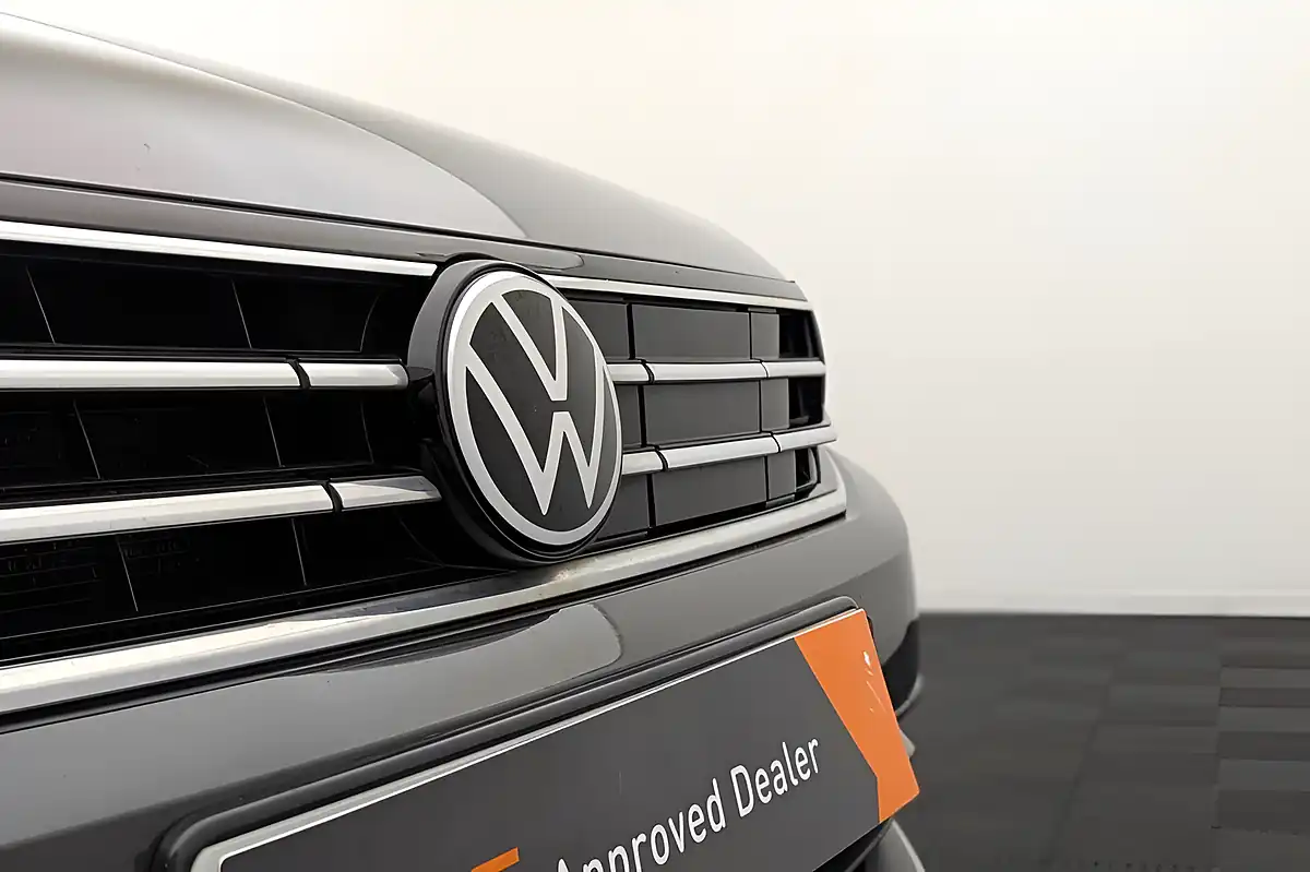 Used 2022 Volkswagen Passat Gte Grey - Interior and Exterior details 17
