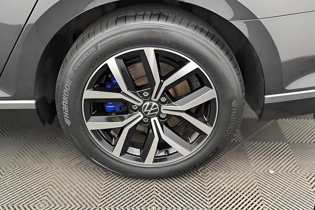 Used 2022 Volkswagen Passat Gte Grey - Interior and Exterior details 20