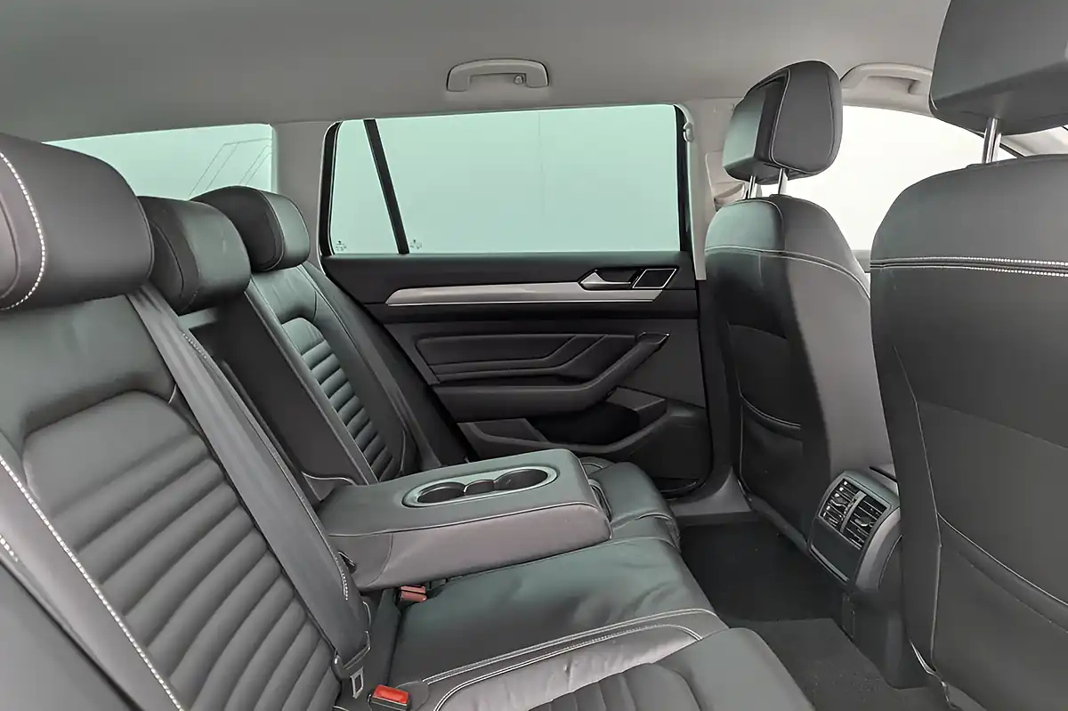 Used 2022 Volkswagen Passat Gte Grey - Interior and Exterior details 10