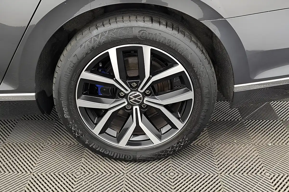 Used 2022 Volkswagen Passat Gte Grey - Interior and Exterior details 20