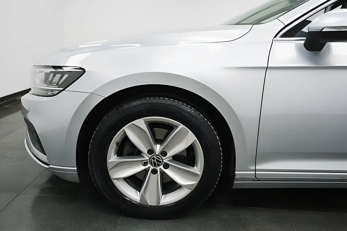 Used 2022 Volkswagen Passat Se Nav Silver - Interior and Exterior details 14